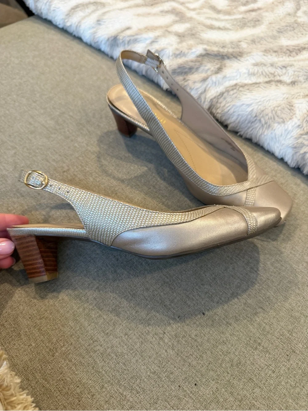 Easy Spirit Metallic Nude Slingback Mules - Picture 2 of 5